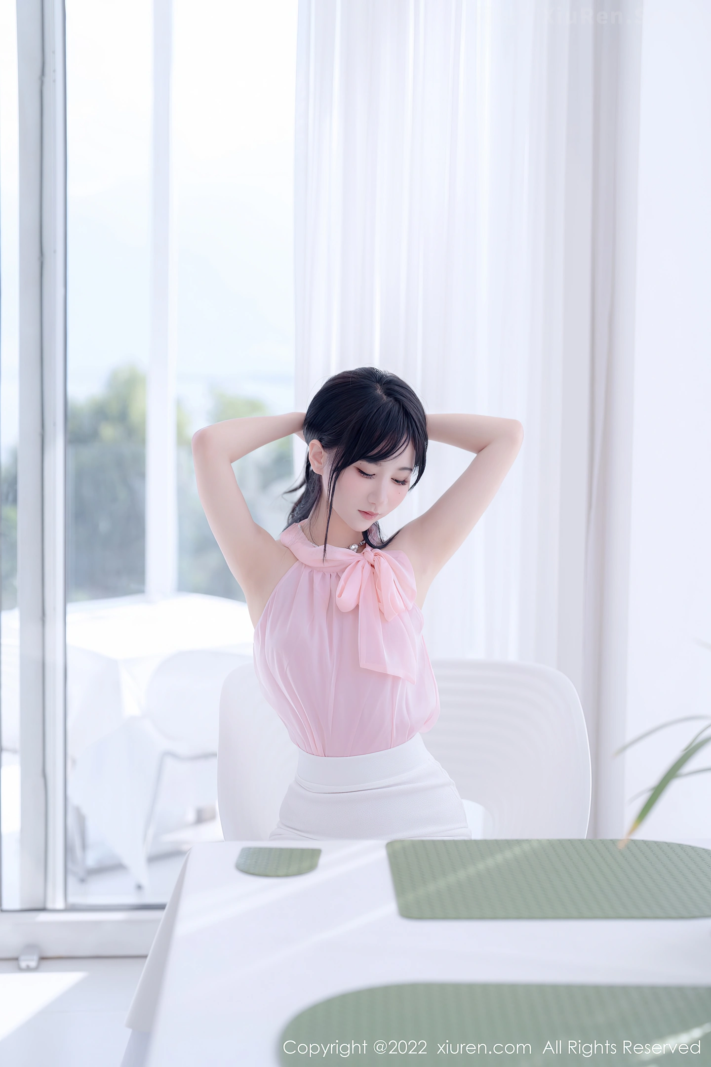 图片[5]-[XiuRen秀人网] VOL.5318 女神小果冻儿大理旅拍性感粉色上衣配白色短裙秀美腿诱惑写真76P-秀人网官方网站